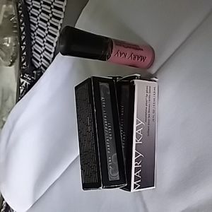 Mary Kay Nourishshine lip gloss